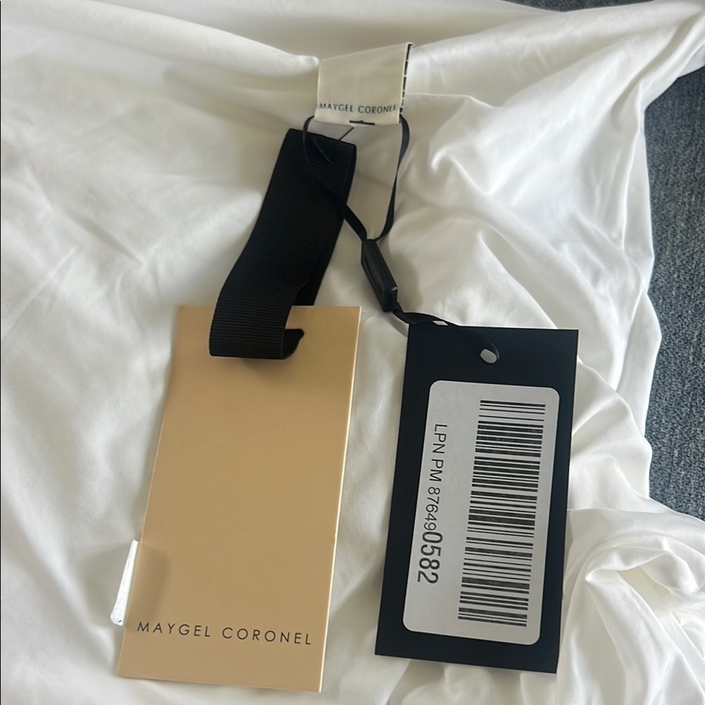Maygel Coronel White One Piece Swimsuit with Puffed Sleeves - Picture 2 of 4